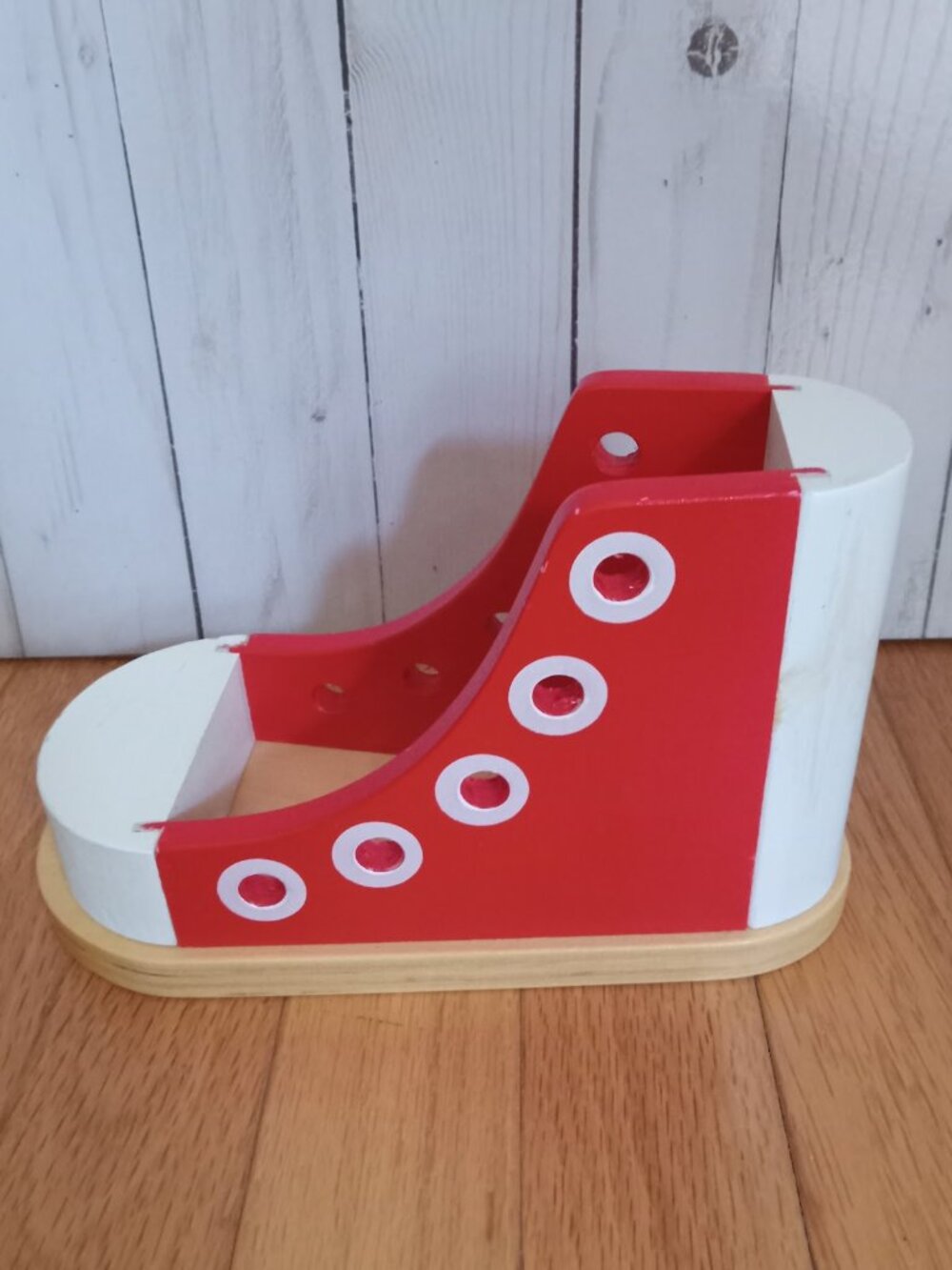 Lacing Shoe - Picture 3 of 4